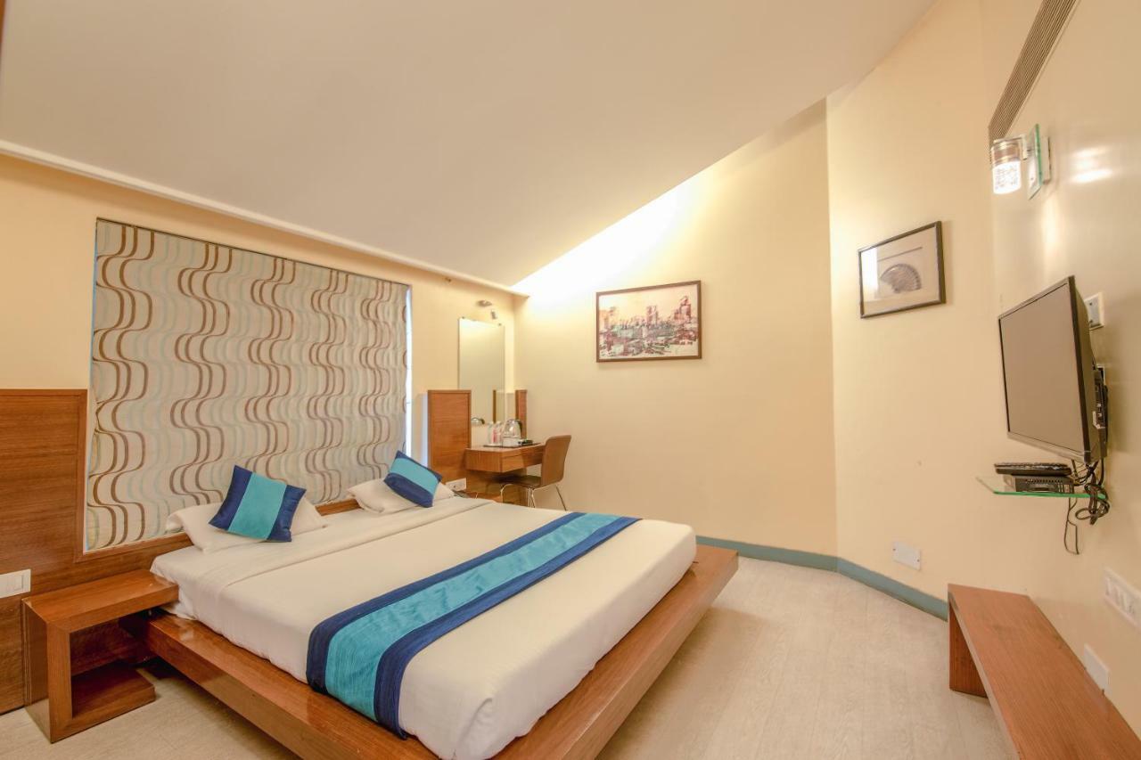 Mint Koregaon Park Next To Osho Ashram Pune Bagian luar foto