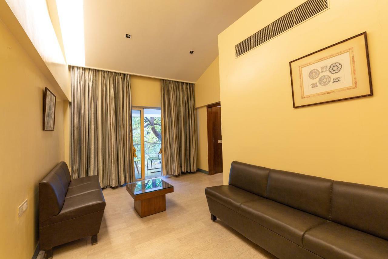 Mint Koregaon Park Next To Osho Ashram Pune Bagian luar foto