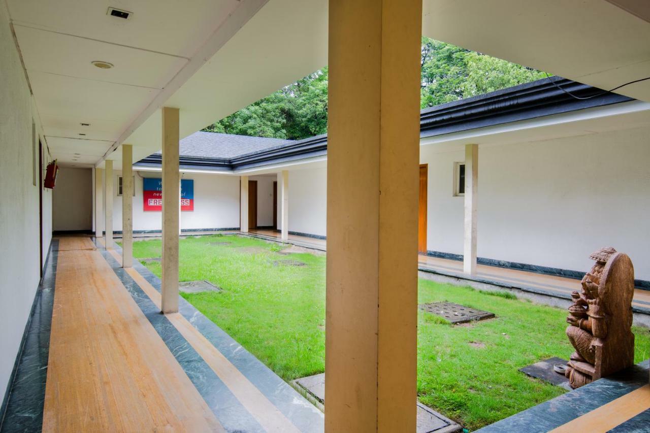 Mint Koregaon Park Next To Osho Ashram Pune Bagian luar foto